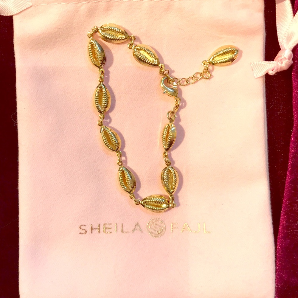 Gold tone Bracelet